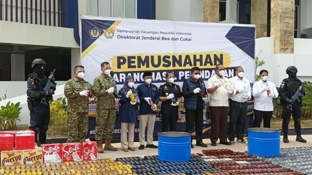 Agus Sudarmadi Pimpin Pemusnahan Berbagai Barang Ilegal Senilai Rp40,33 Miliar
